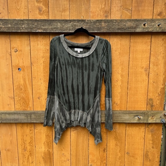 Knox Rose Womens Shark Bite Top Size Small Long Sleeve Green Tie dyed Grunge - Picture 11 of 13
